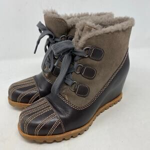 UGG Alasdair Waterproof Suede Sheepskin Wedge Booties Women Size 7.5